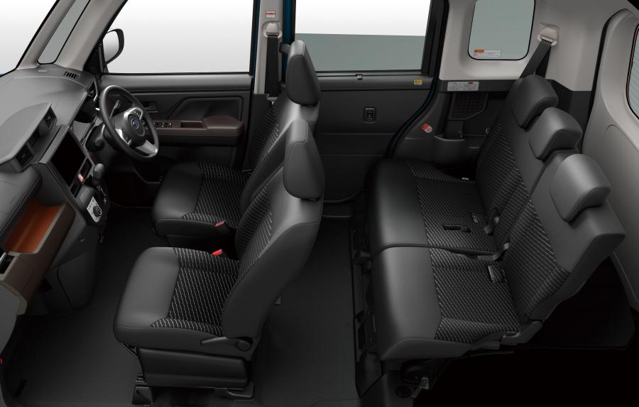 Интерьер Subaru Justy G 2016 года  (фото 3 из 5)